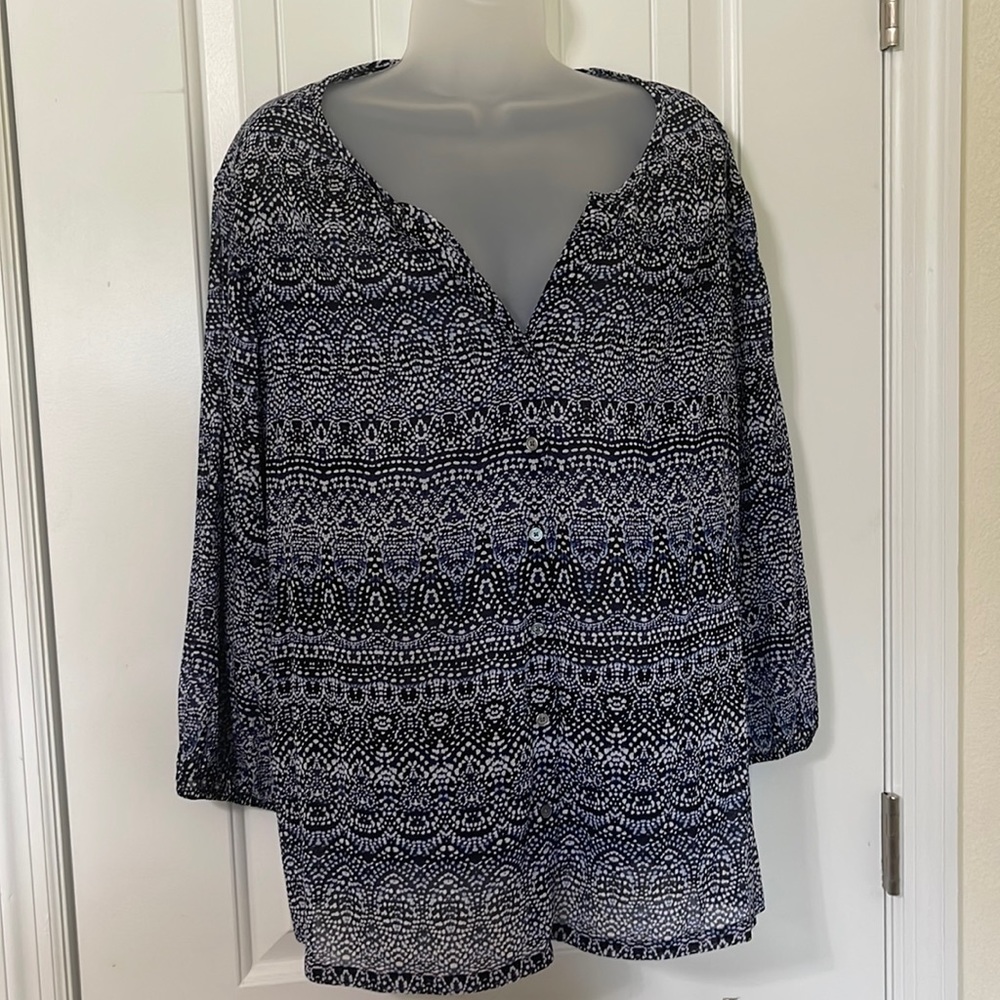 Tommy Bahama 100% Cotton Blue Shirt. Size Large.